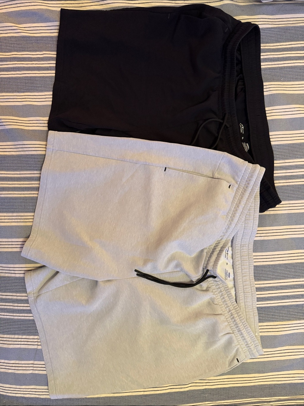 Men’s Old Navy Active Fleece Shorts - Black & Light Gray